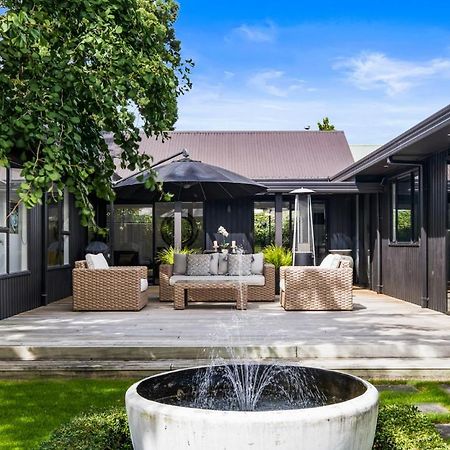 Black Luxury Lodge Blenheim Ngoại thất bức ảnh